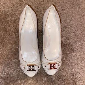 Tory Burch ivory and gold wedges size 8